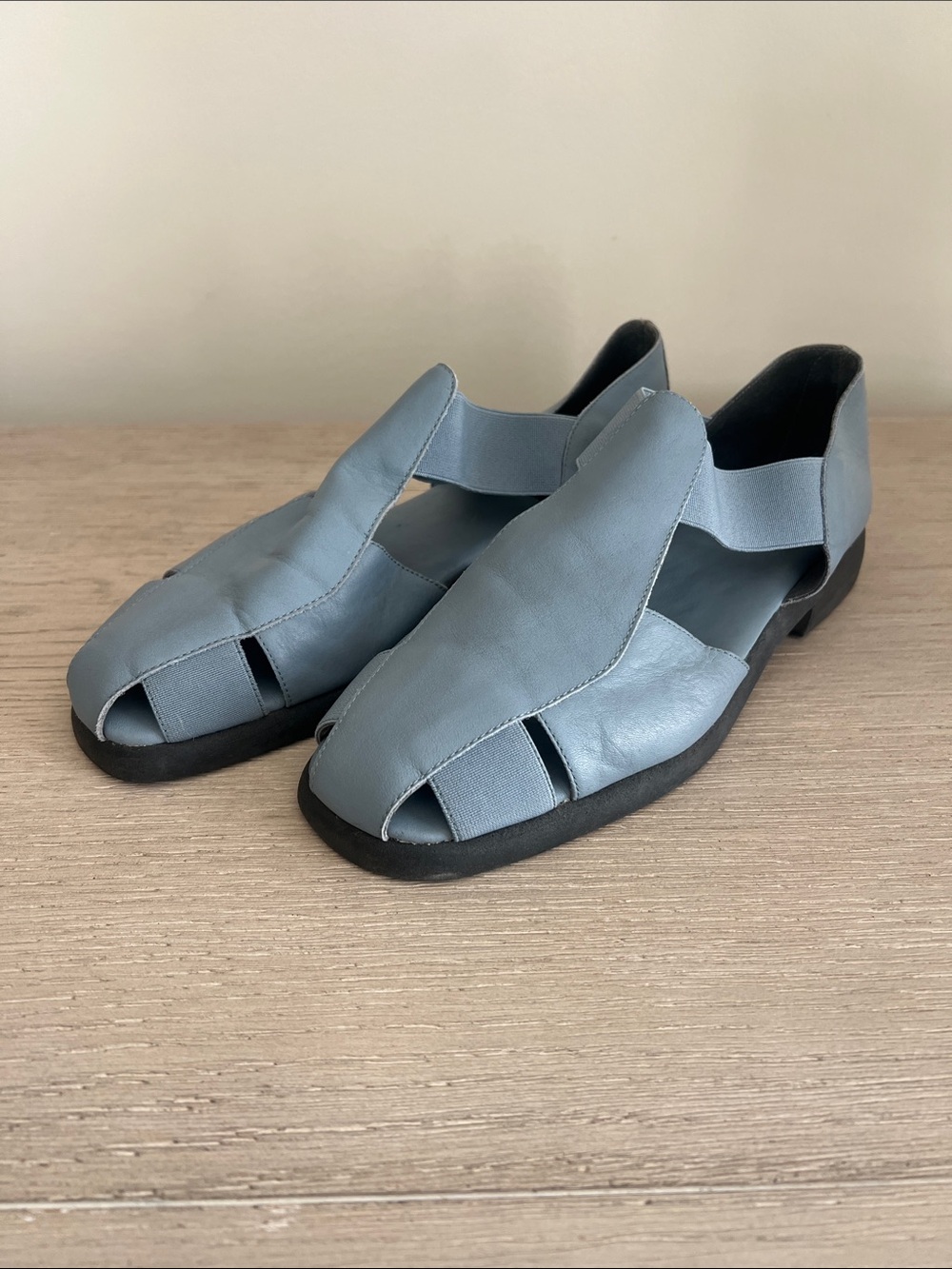Women’s Aerosoles 4give slip on shoes sandals  size 8 blue leather